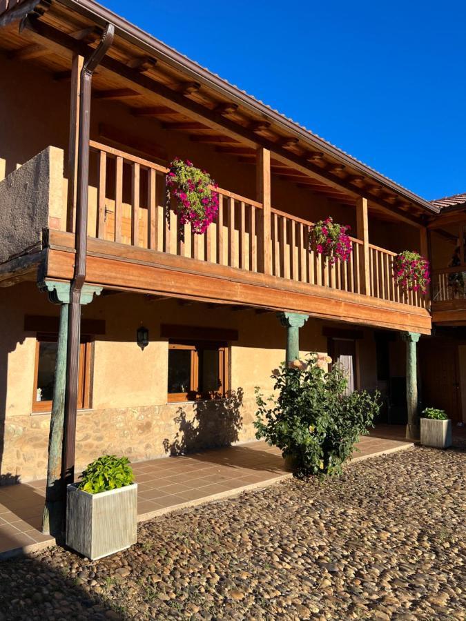 Casa Villa Franca Llamas de la Ribera المظهر الخارجي الصورة